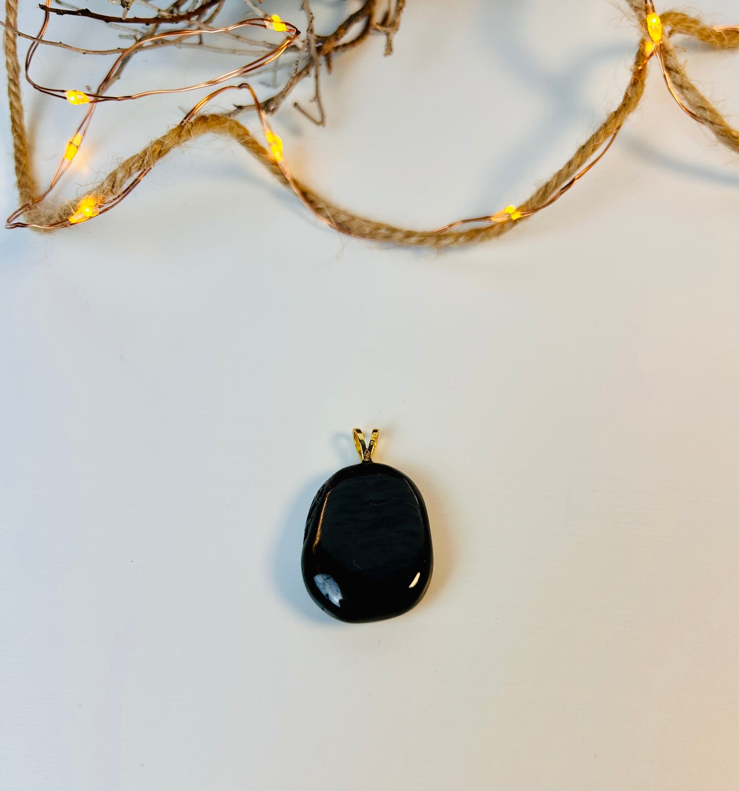Pendentif chaîne hypersthène en or