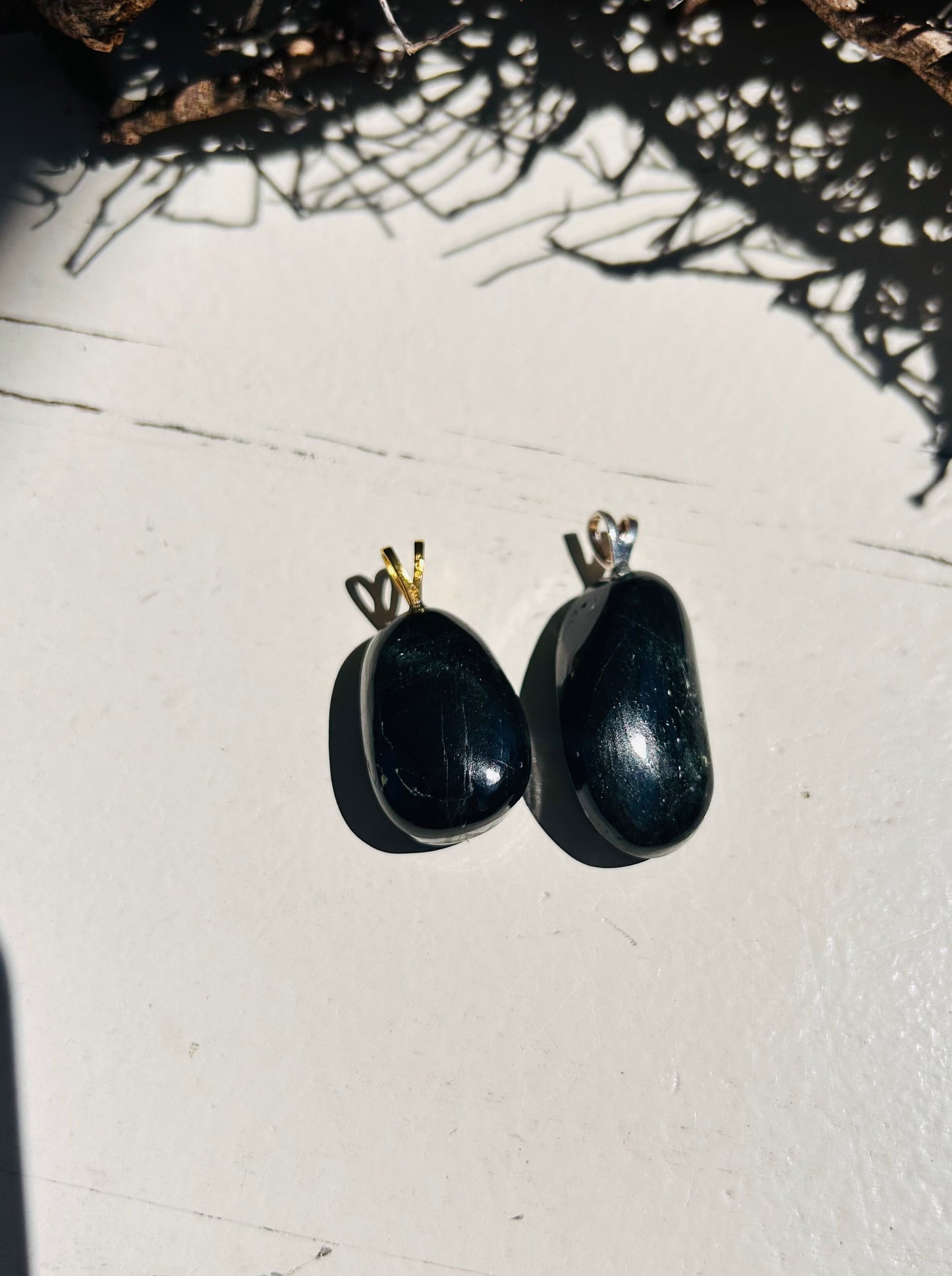 Pendentifs en diopside étoile noire
