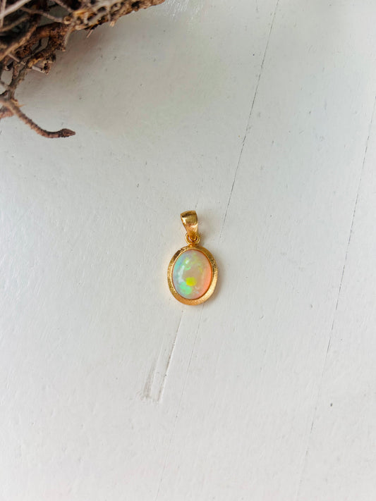 Pendentifs en opale – quatre pièces uniques