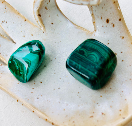 Pierre roulée en malachite