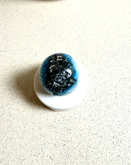 Boule de cristal de glace bleue (Glacèrite)