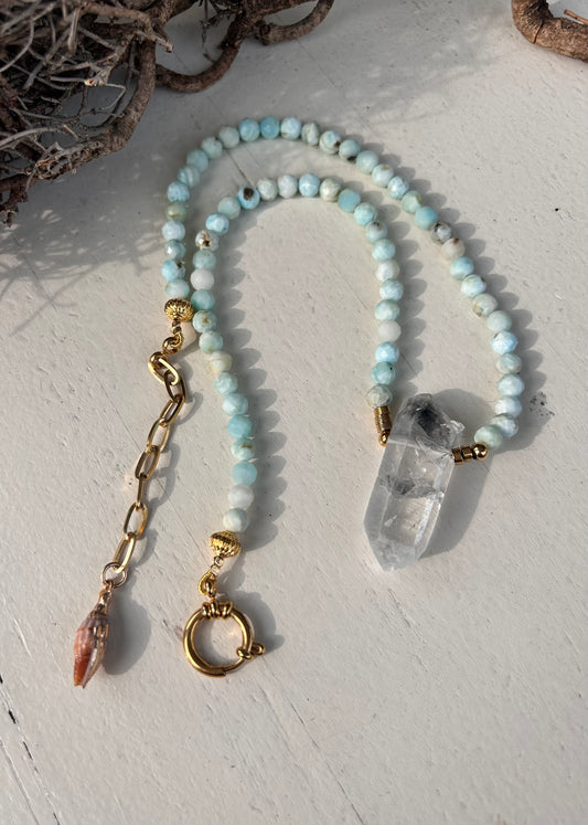 Collier fait main Oshun en hémimorphite et quartz à inclusions | Édition limitée