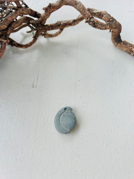 Pierre de fée – talisman percé