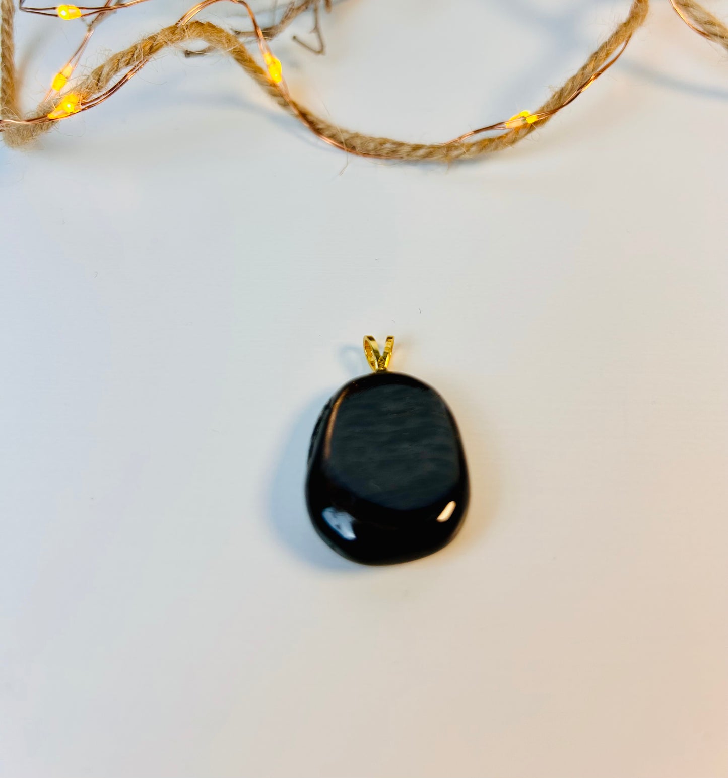 Pendentif chaîne hypersthène en or