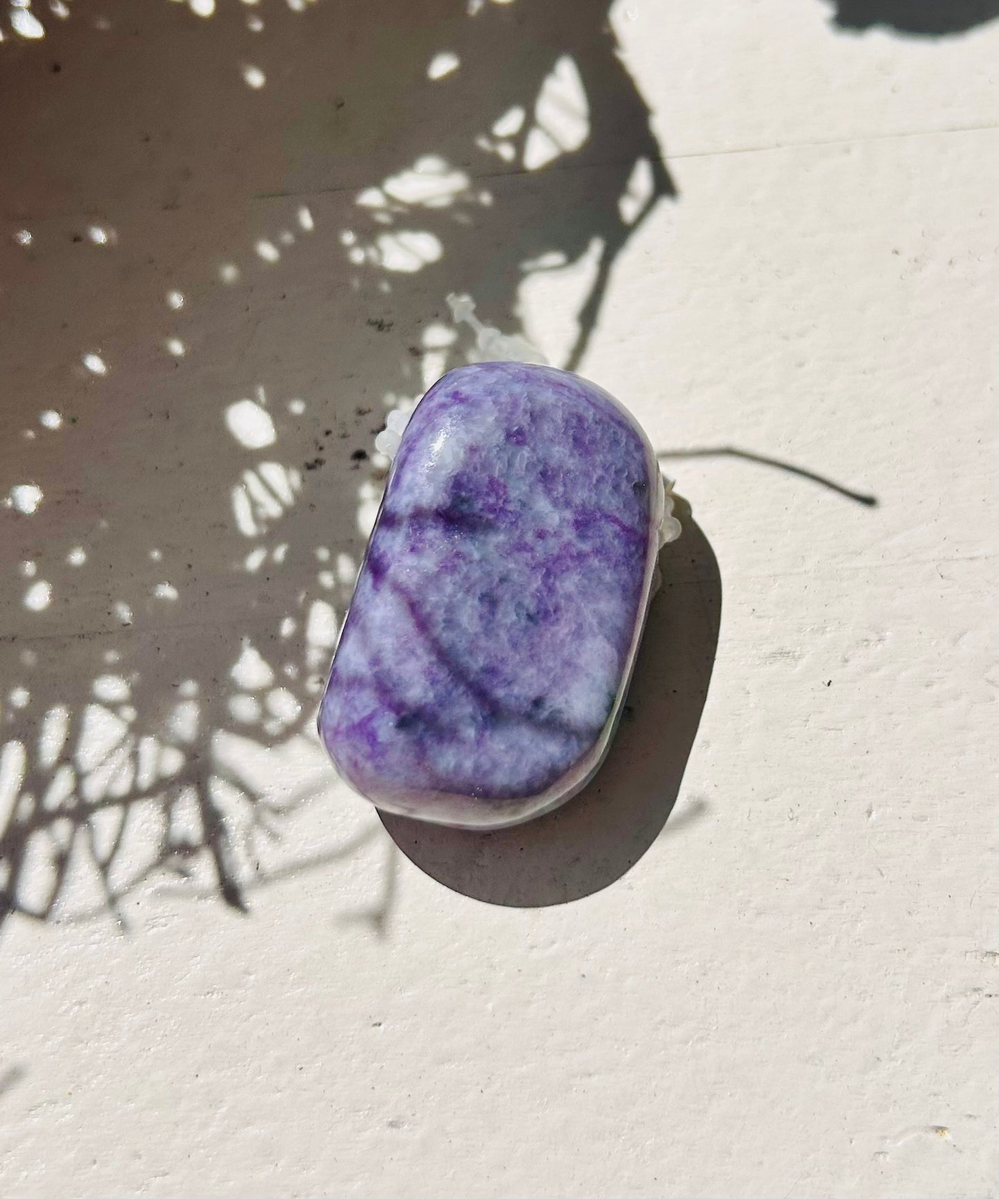 Pendentif en pierre Kämmererit percé