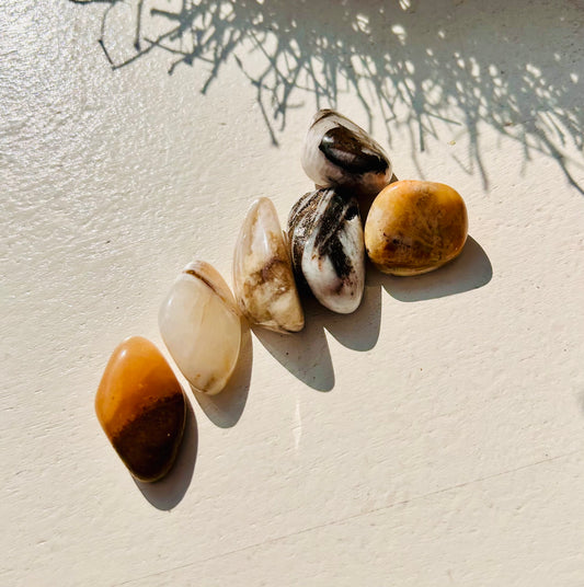 Pierre roulée en quartz goethite