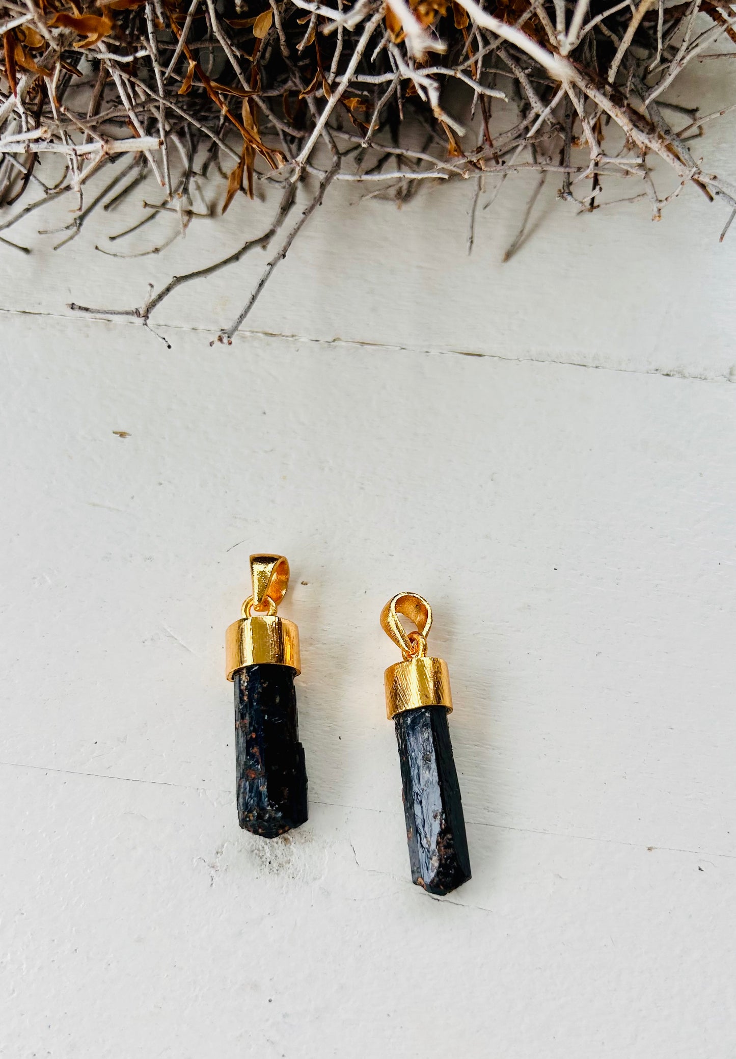 Schorl | Pendentif long en tourmaline noire | Plaqué or