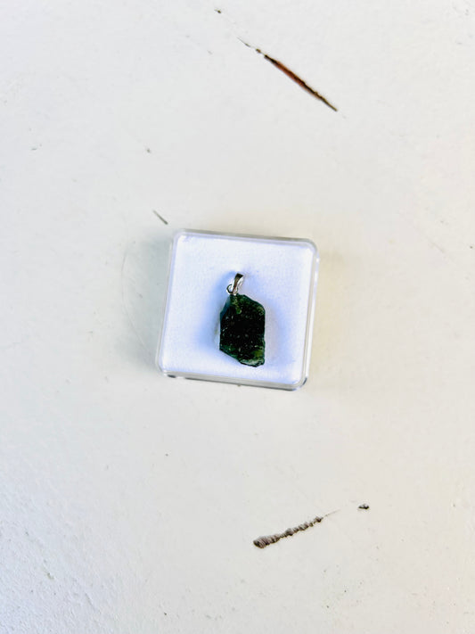 Pendentif en moldavite | Boucle en argent 925 | Pièces uniques