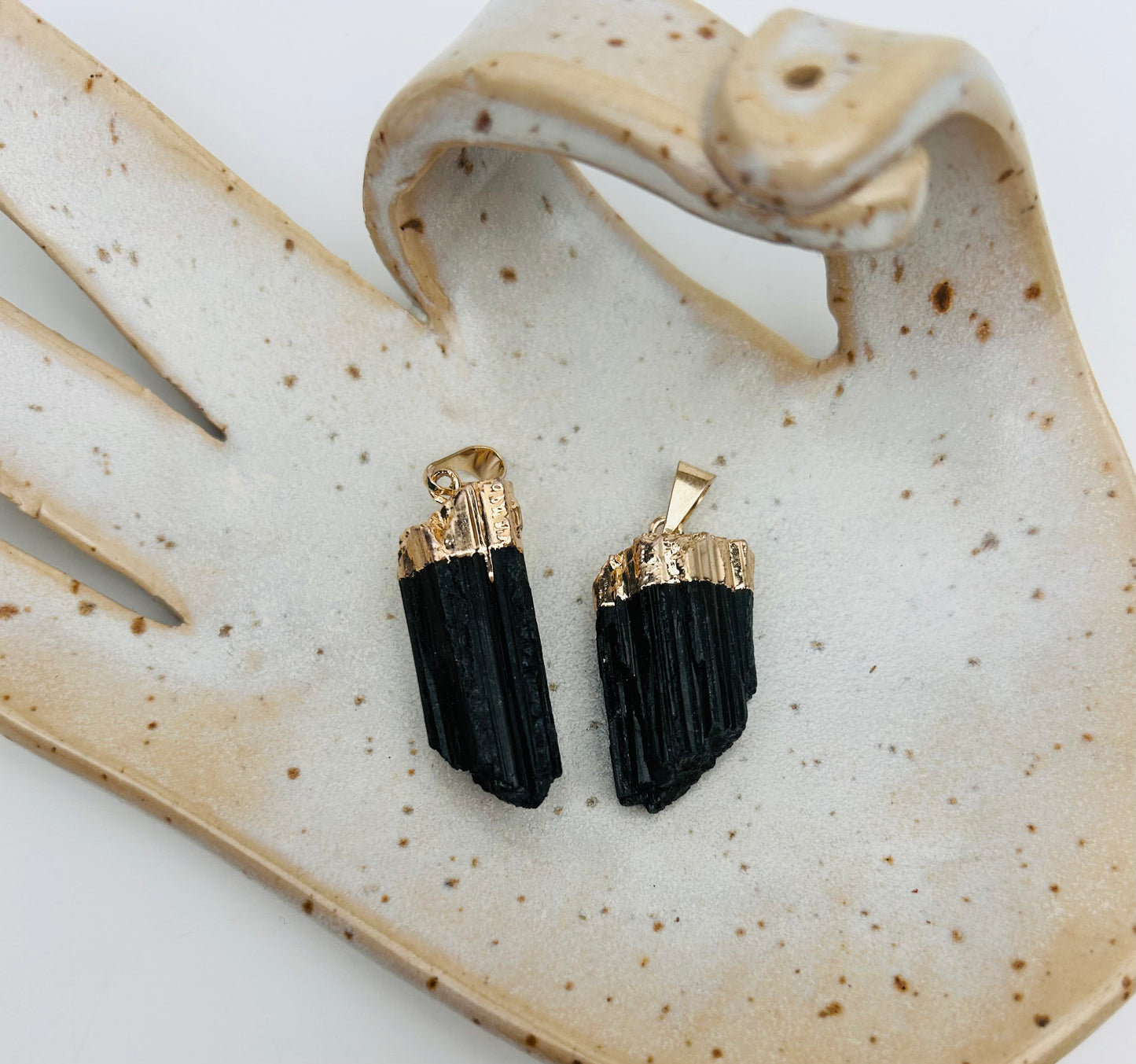 Pendentif en tourmaline noire en or