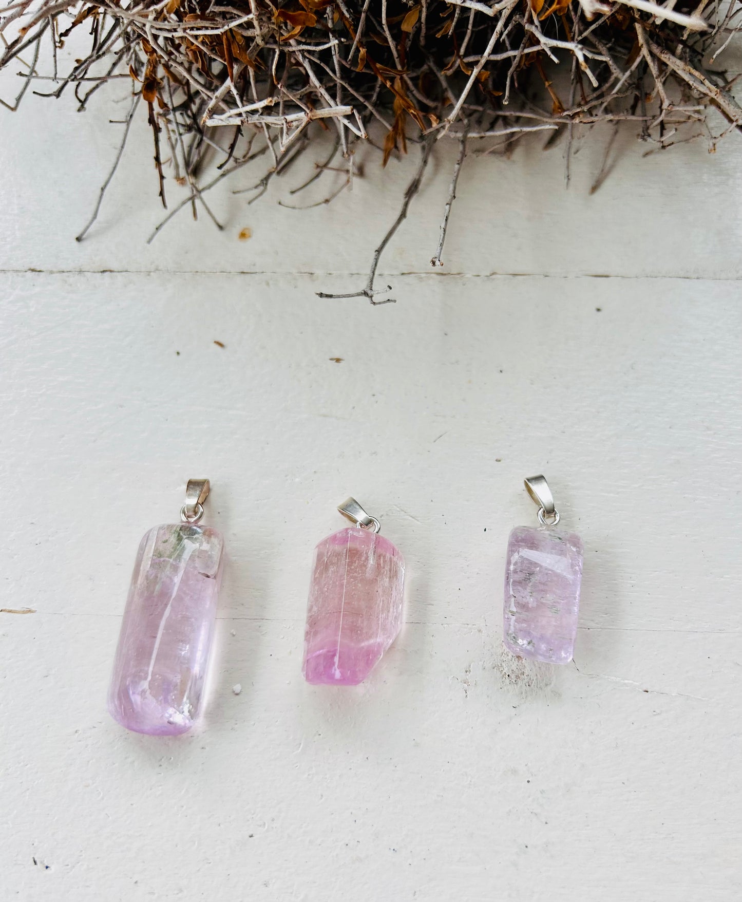 Pendentif en kunzite translucide