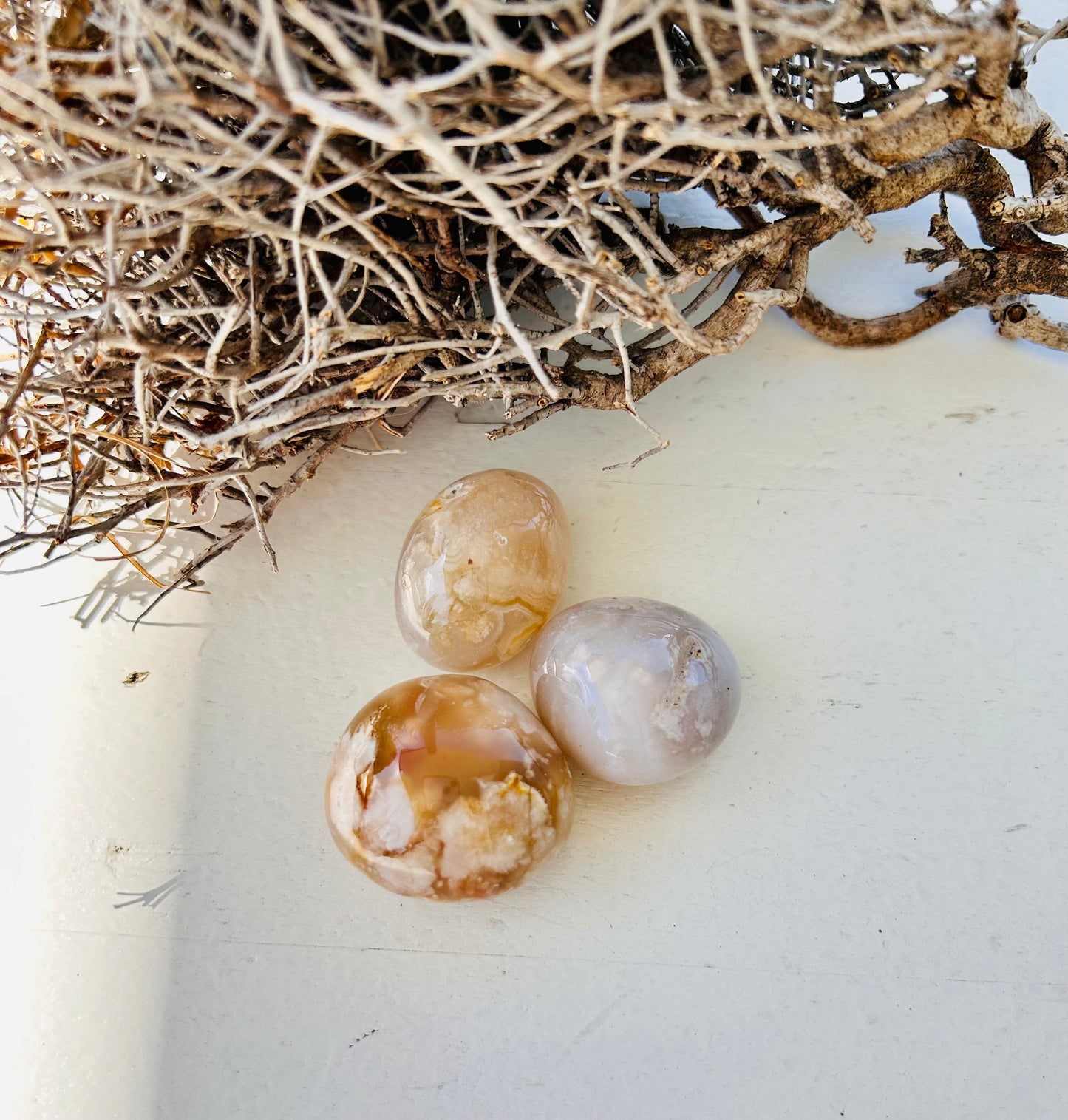 Pierre roulée en agate fleur de cerisier