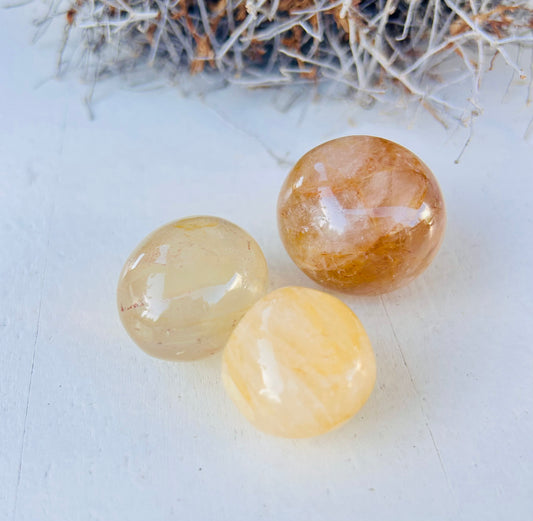 Pierre roulée du guérisseur doré