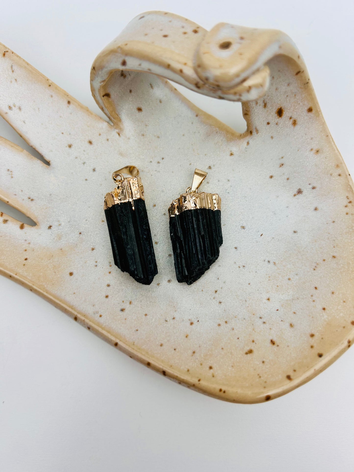 Pendentif en tourmaline noire en or