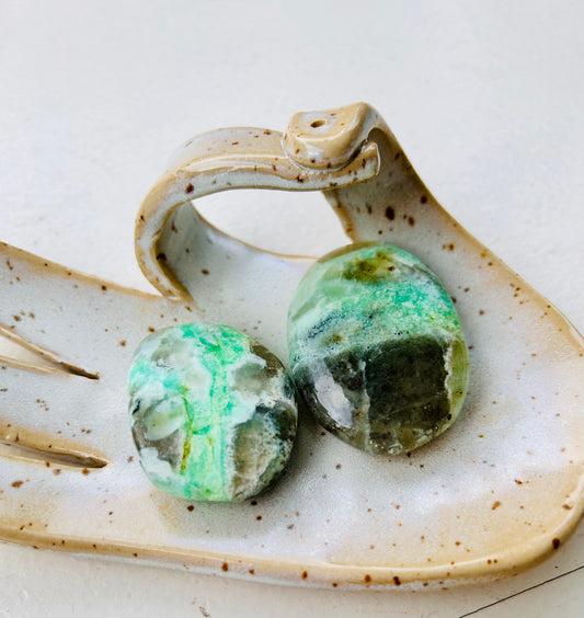 Garnierit | Grüner Mondstein Seifenstein