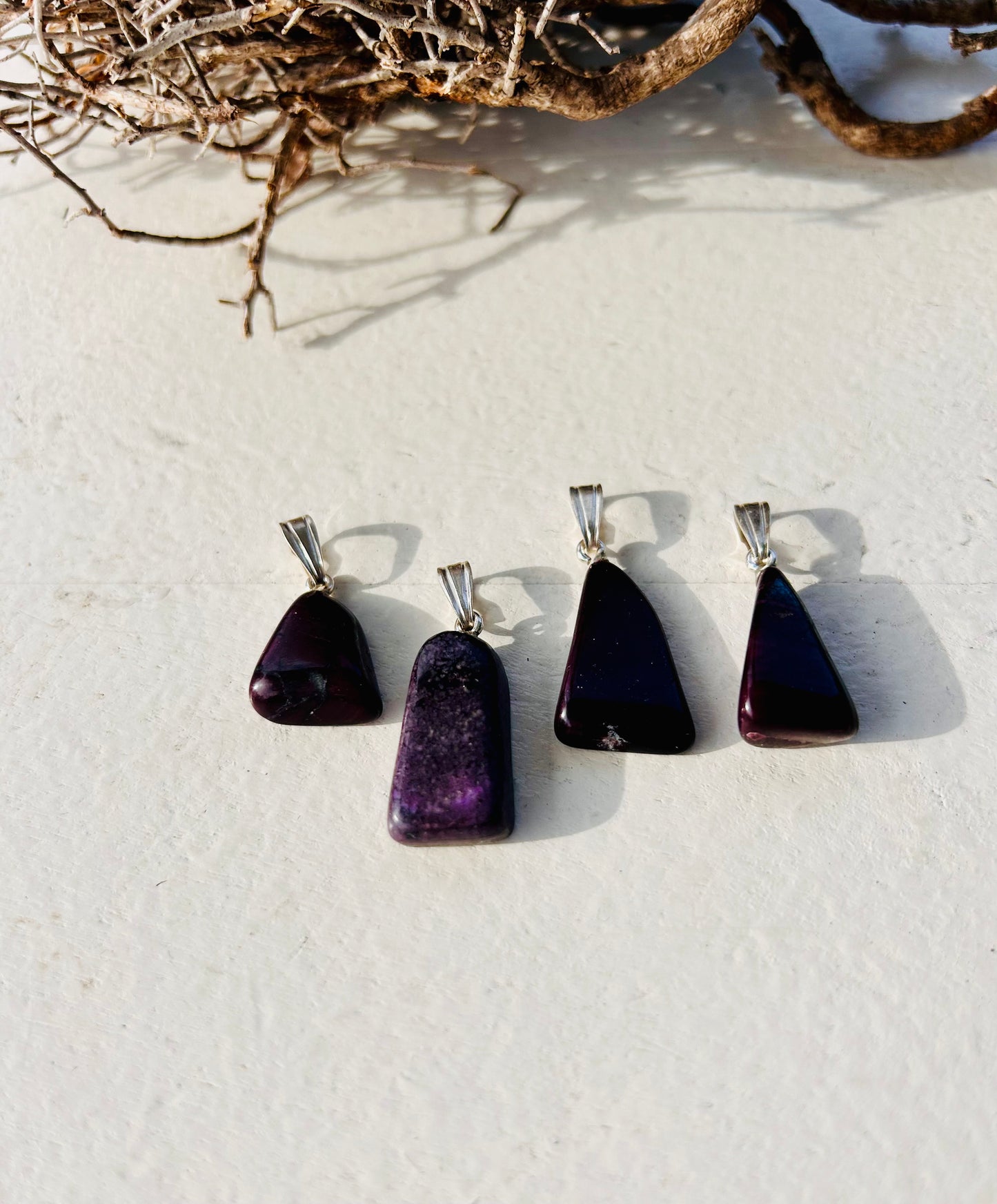 Pendentifs en sugilite | Pièces uniques