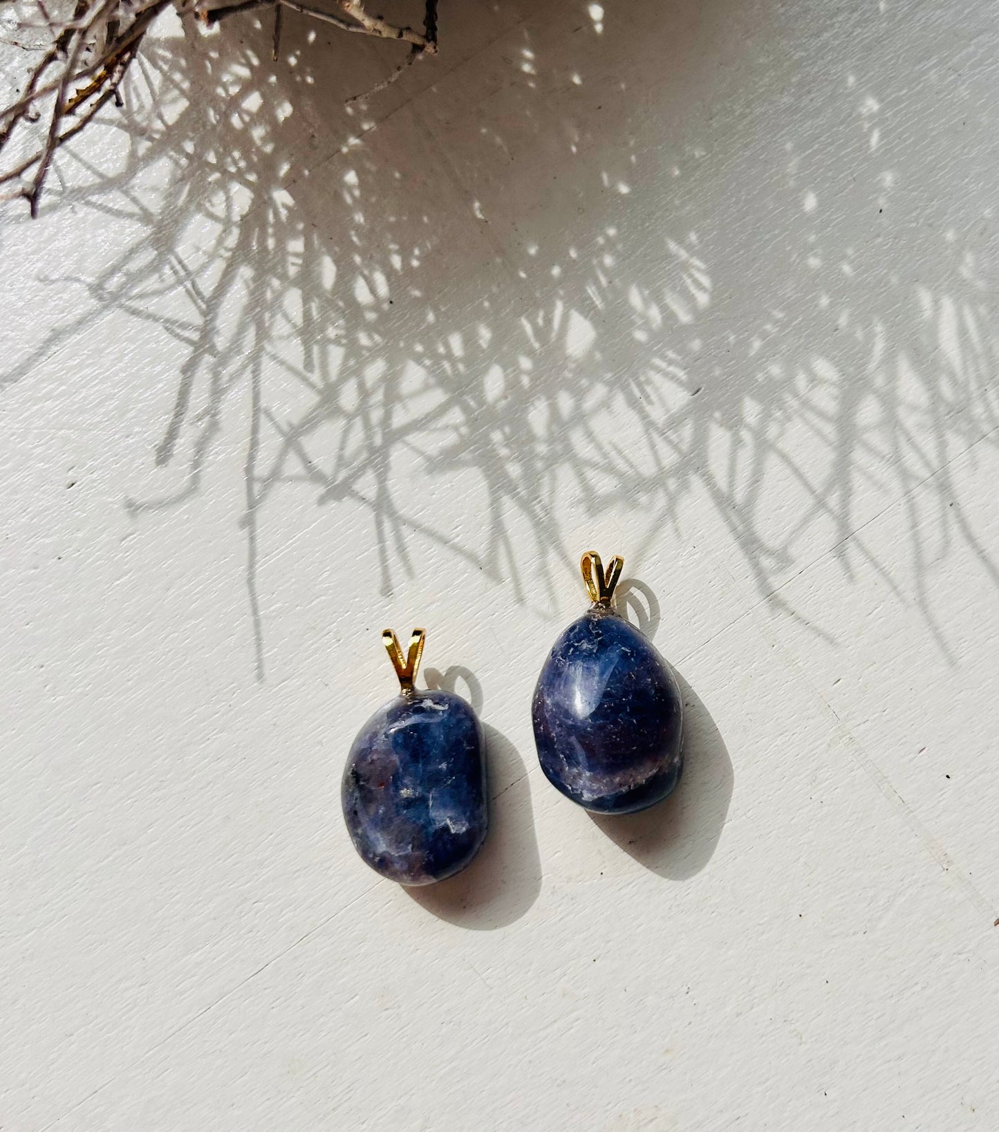 Collier pendentif iolite