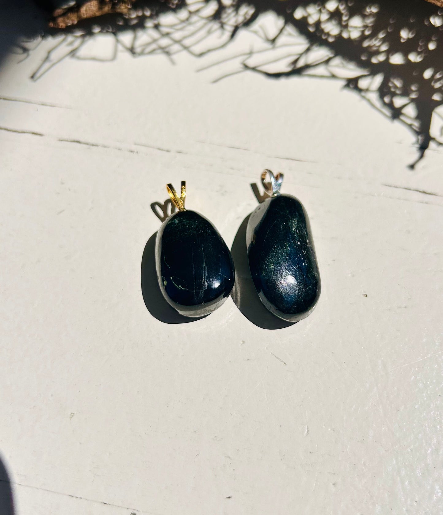 Pendentifs en diopside étoile noire