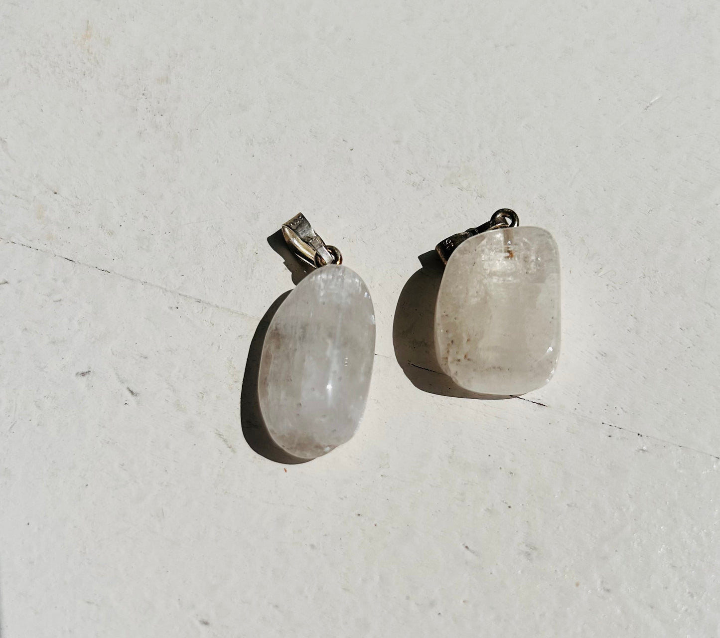 Pendentif en kunzite translucide