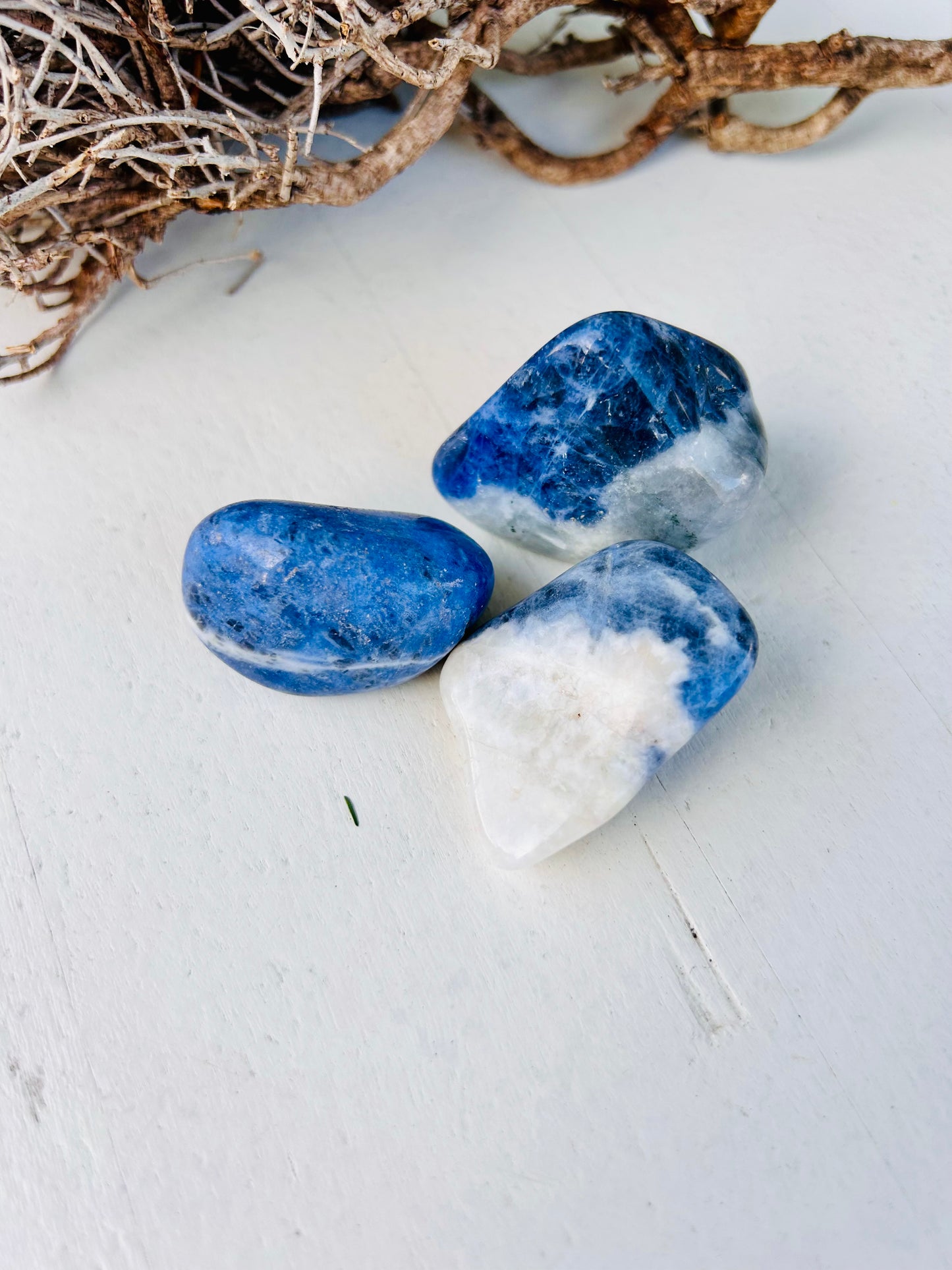 Pierre roulée de sodalite