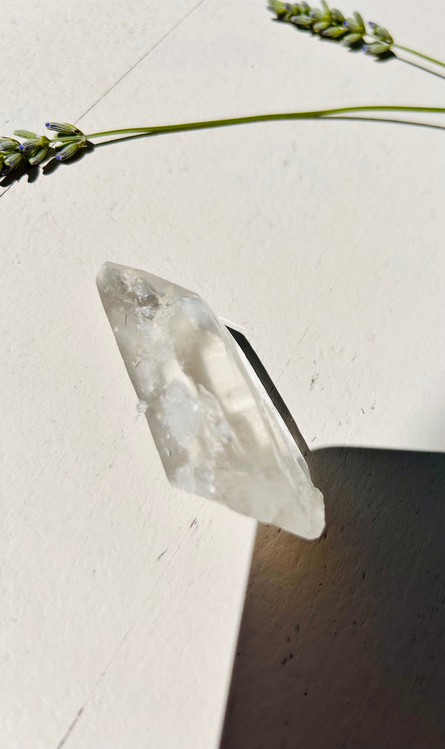 Pointe de cristal de roche avec fenêtre | Unique