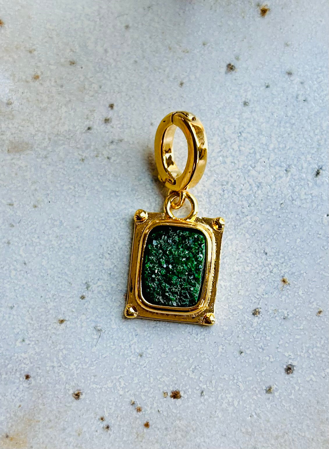 Pendentif en uvarovite