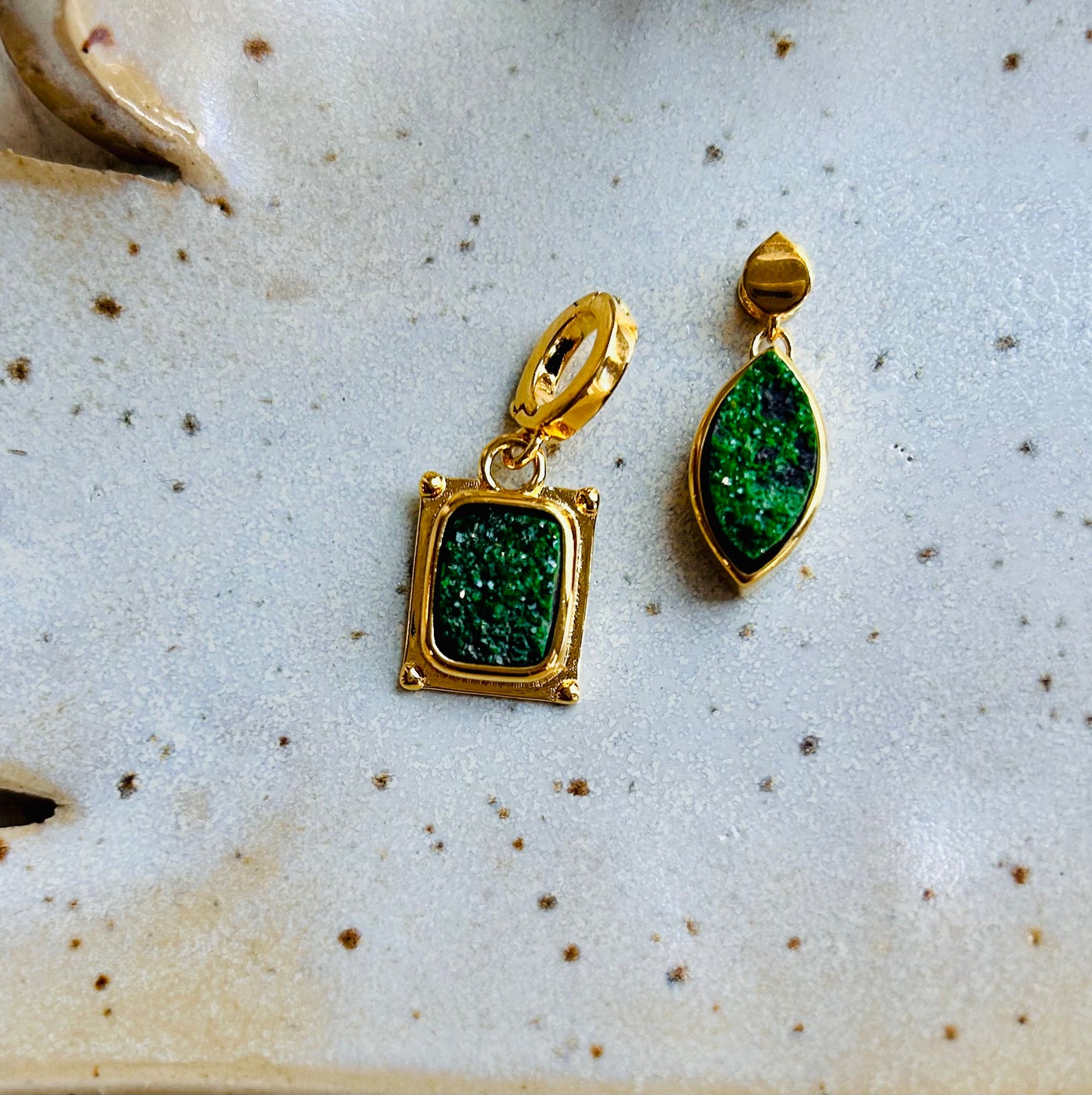 Pendentif en uvarovite