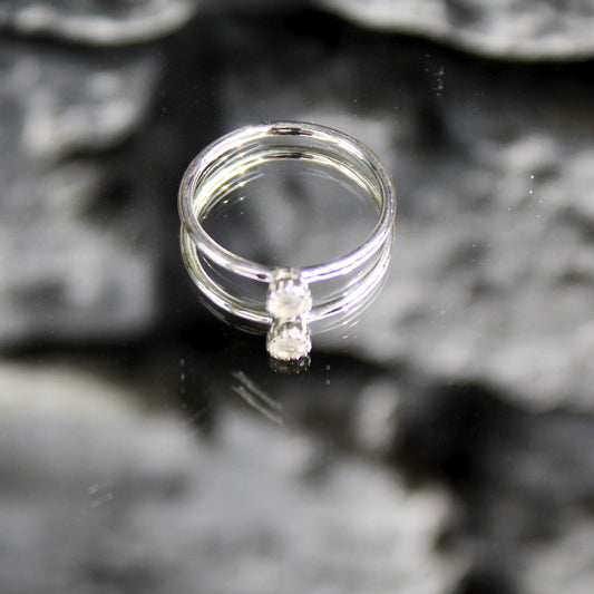 Bague en argent avec pierre de lune arc-en-ciel