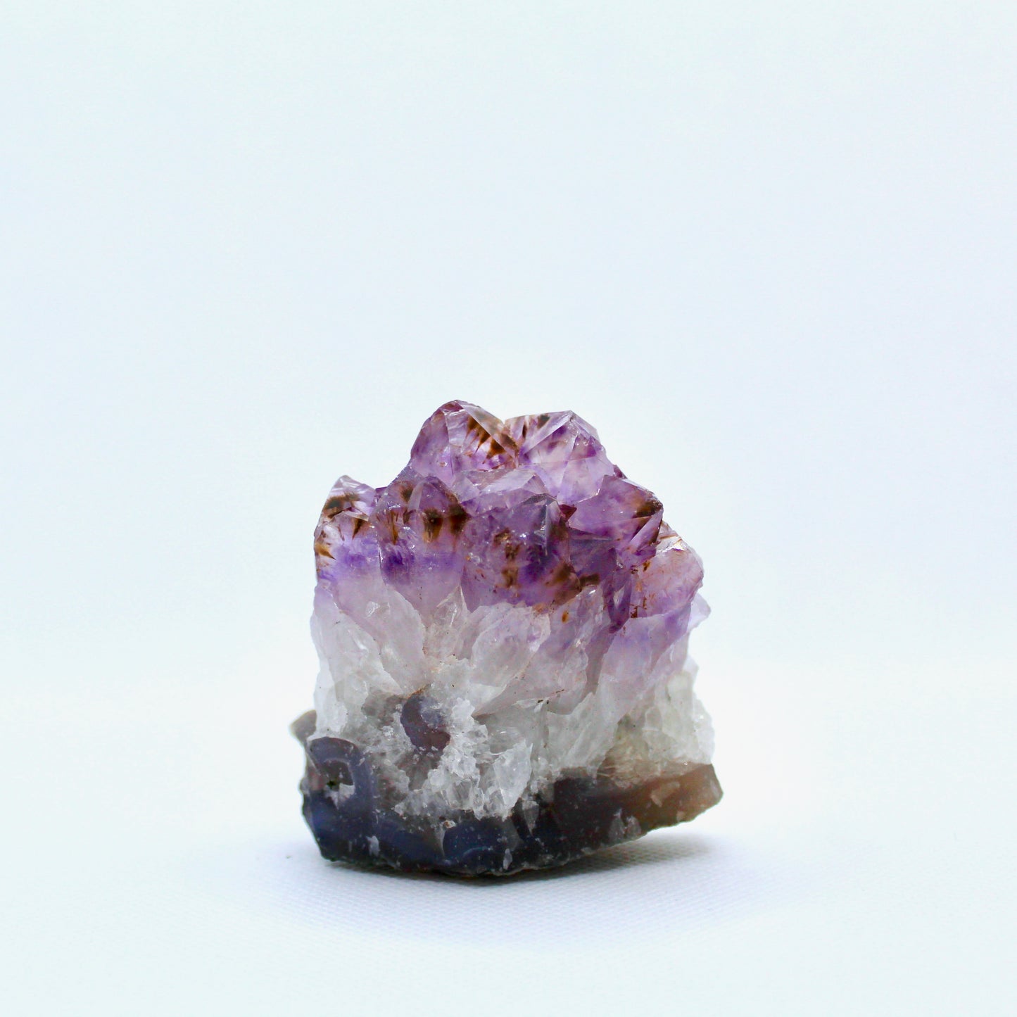Petite pièce d'améthyste druzy
