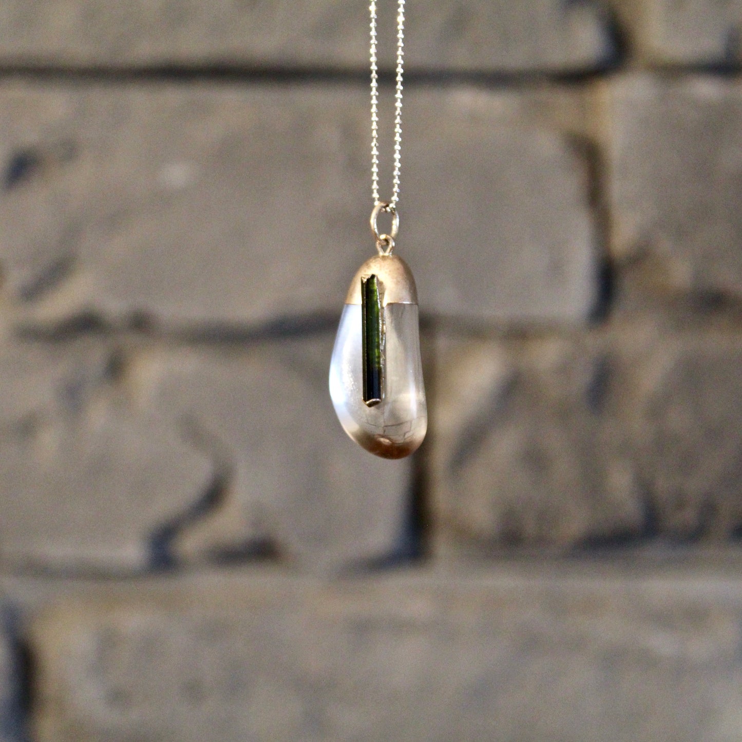 Pendentif en cristal de roche et tourmaline verte | Collection vintage