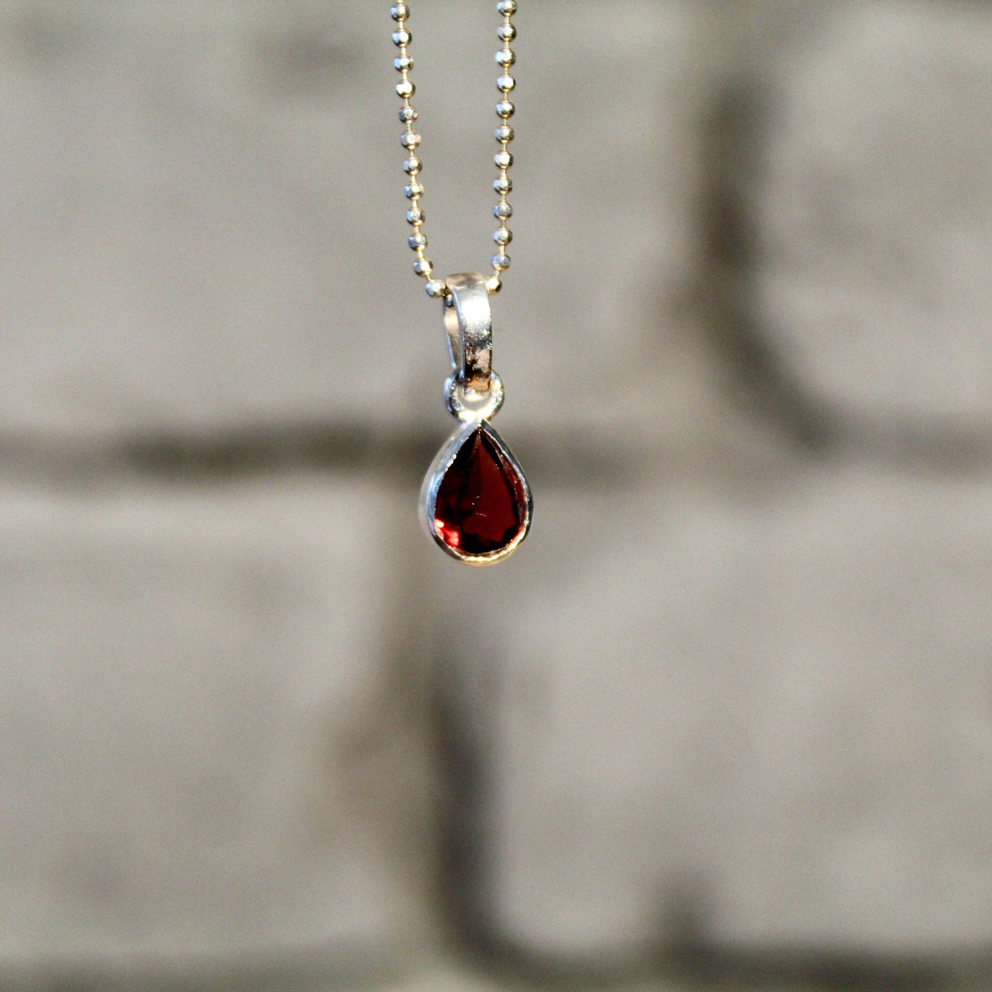 Pendentif grenat | Argent 925 | Or 24 carats | Édition limitée