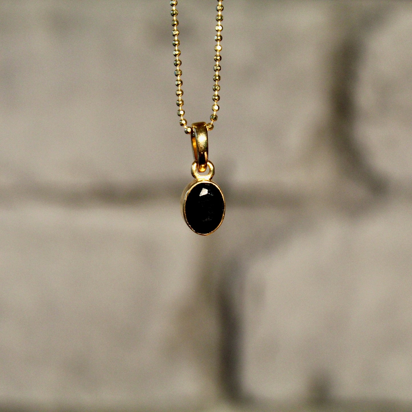 Pendentif en onyx, argent 925 | Or 24 carats | Édition limitée