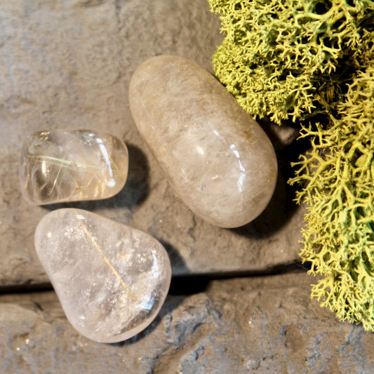 Pierre roulée en quartz rutile