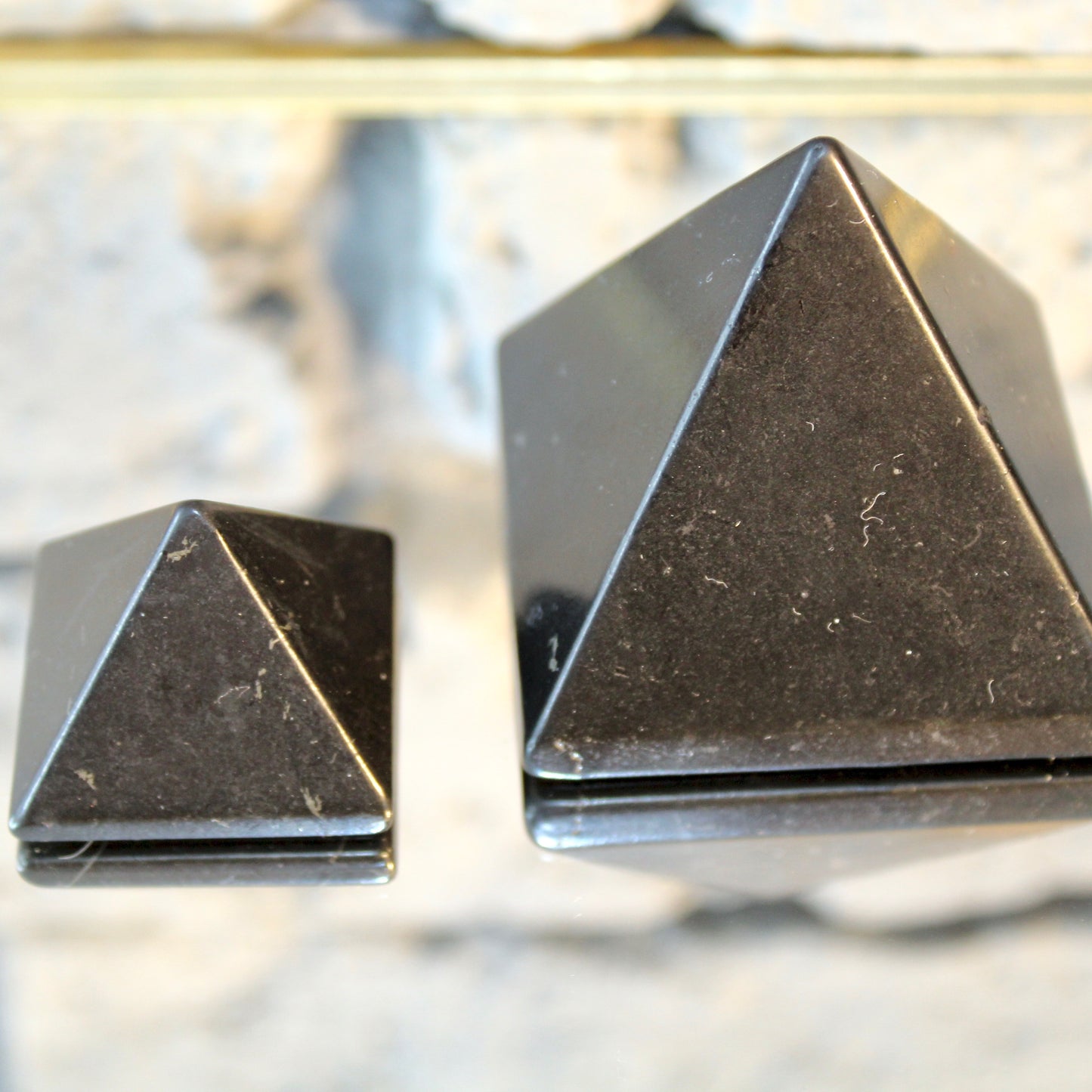 Pyramide de shungite