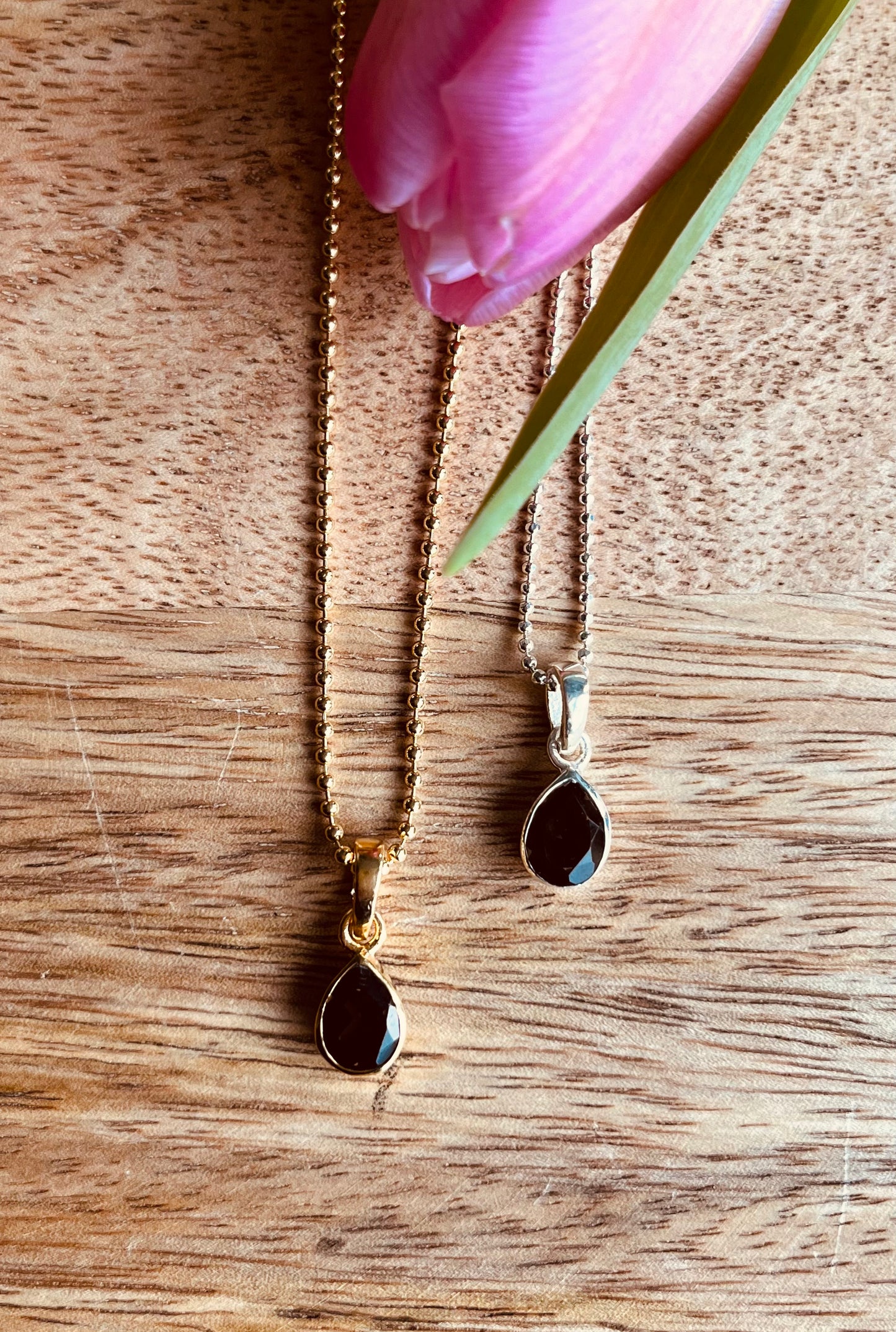 Pendentif en onyx, argent 925 | Or 24 carats | Édition limitée