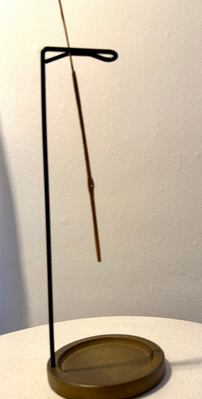 Hängender Räucherstäbchenhalter