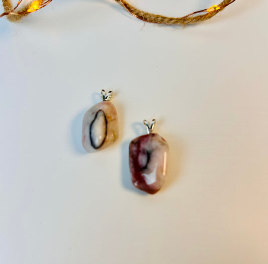 Collier pendentif en quartz fraise