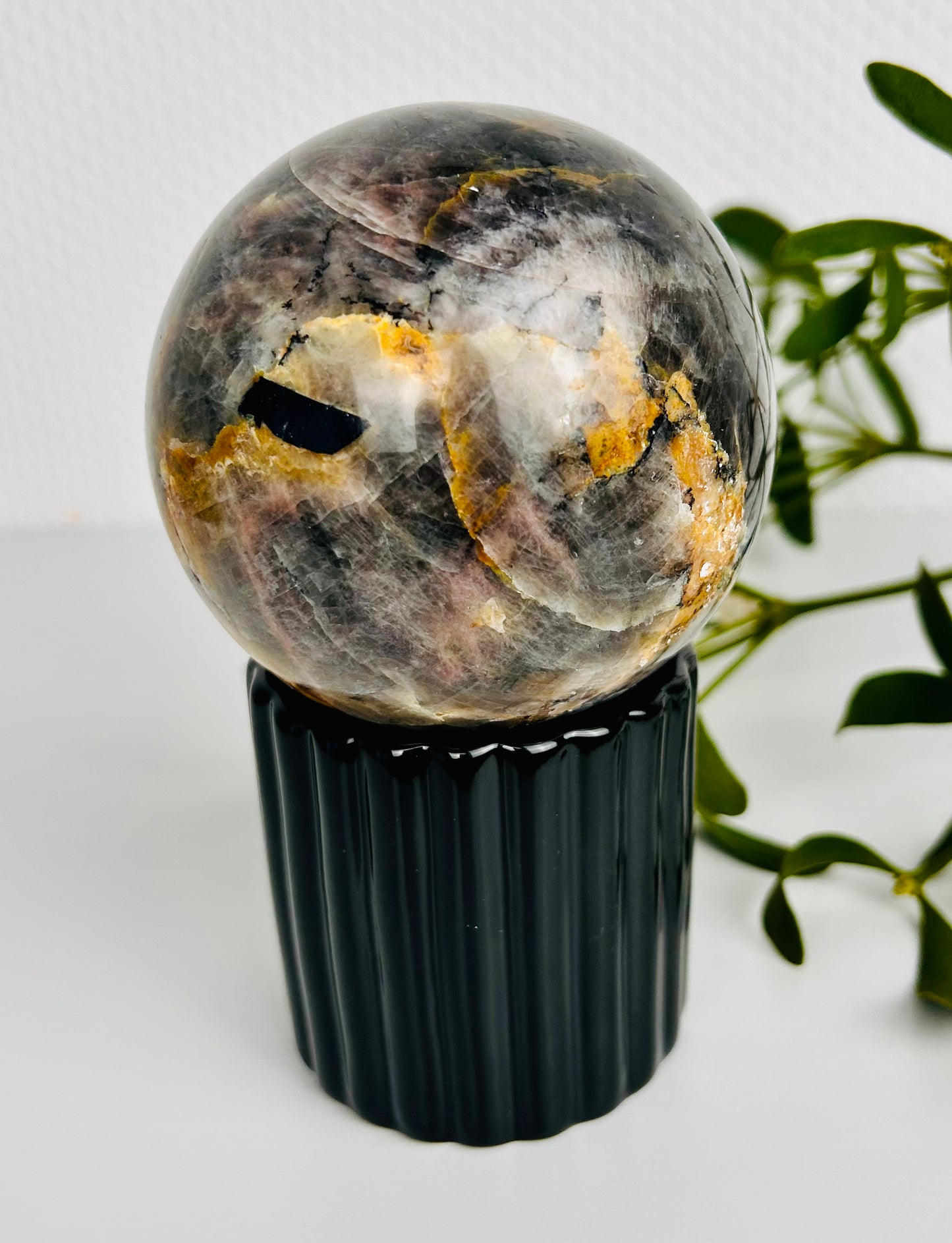 Sphère sombre en pierre de lune | Unique