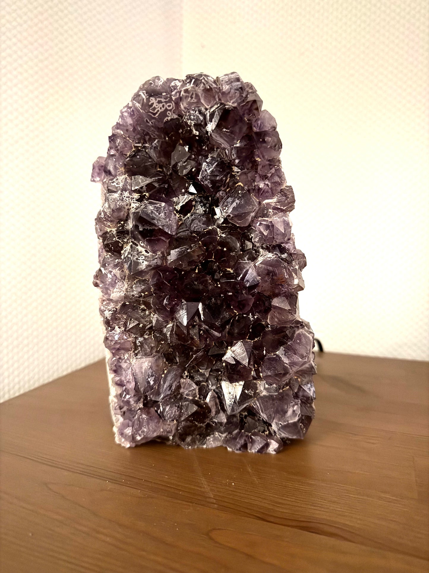 Kristalllampe aus Amethyst, Rosenquarz oder Bergkristall – natürliche Edelstein-Lampe