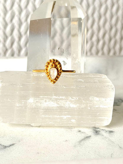 Golden Ballroom | Ring Collection