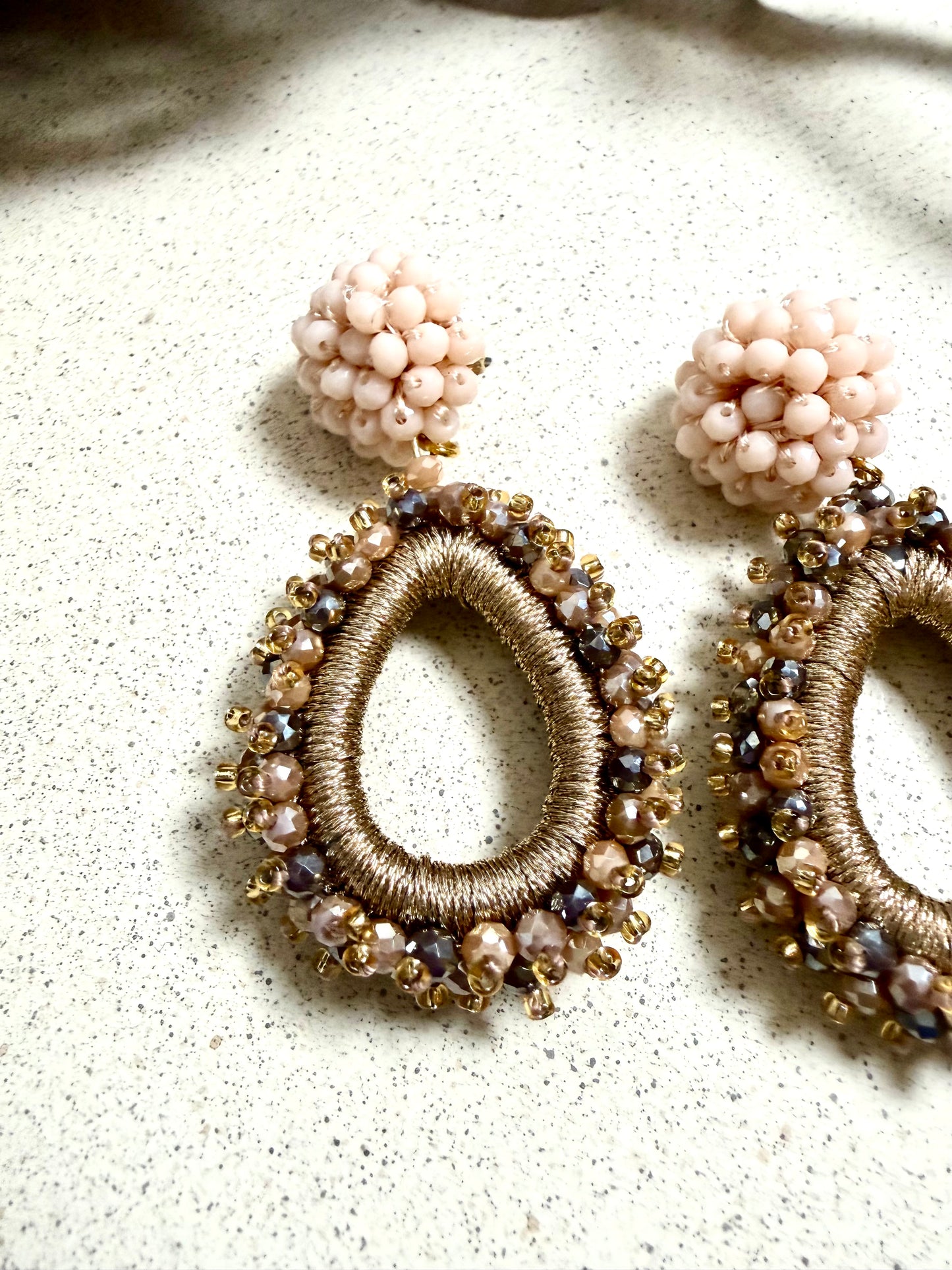 NOIRÉ – facettierte Statement-Ohrringe (Unikat)