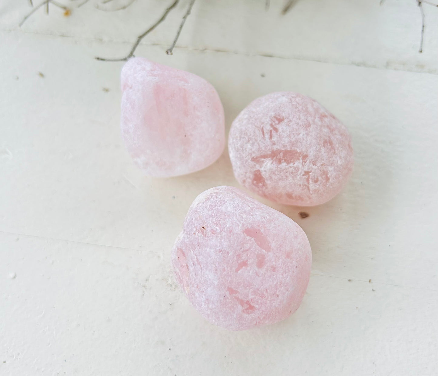 Ensemble de pierres à eau en quartz rose | pierres roulées