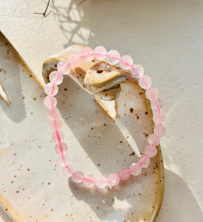Bracelet en quartz rose à facettes