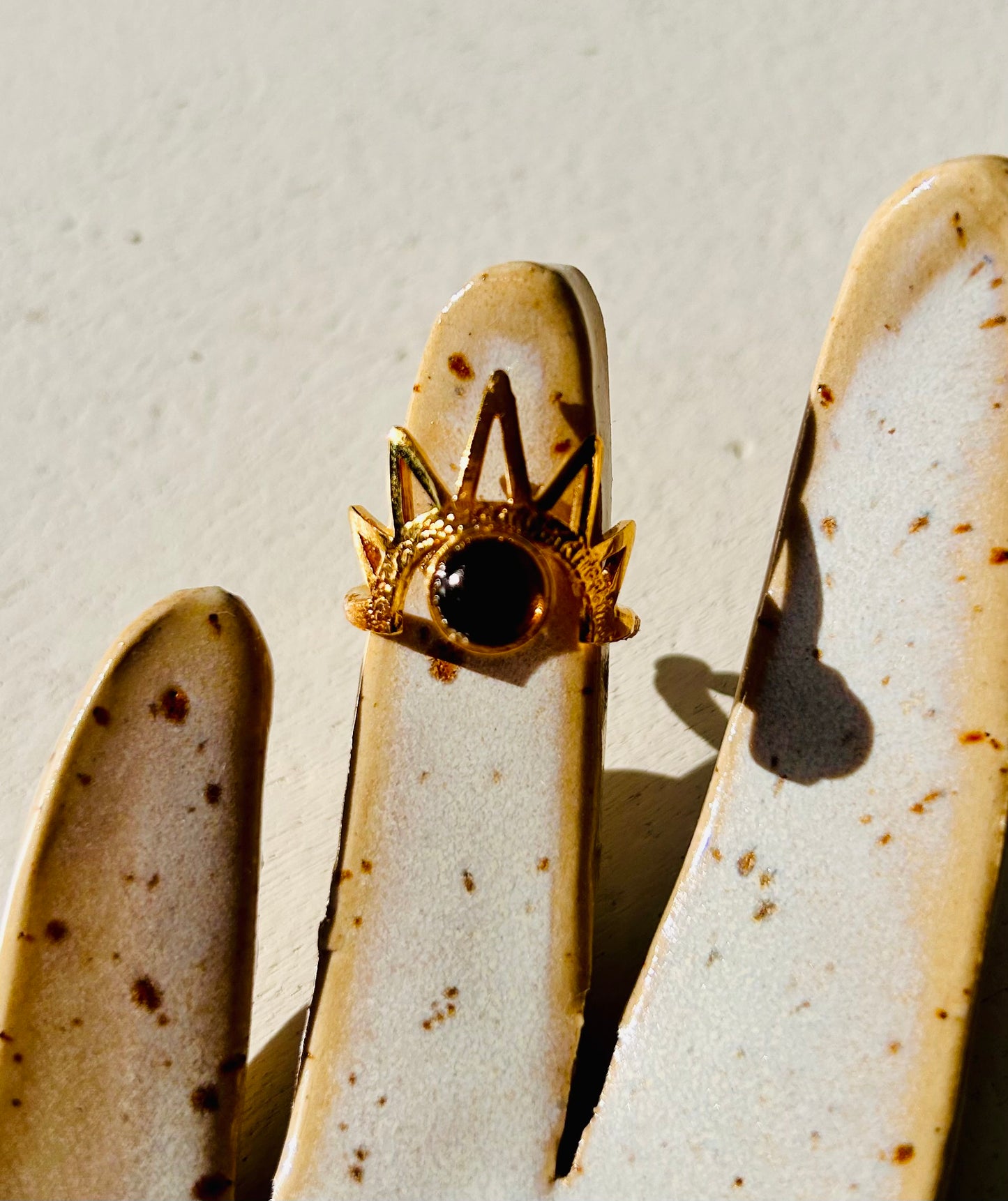 Bague - Pierre de lune arc-en-ciel d'Isis | Onyx | Cornaline | Améthyste