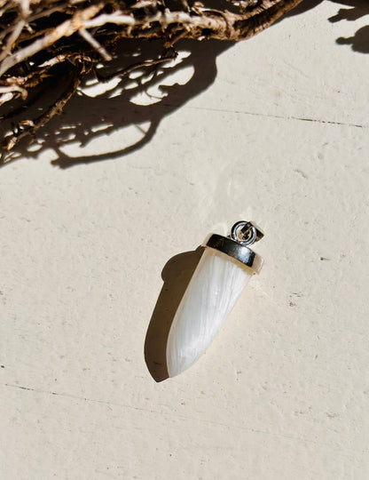 Pendentif en scolécite