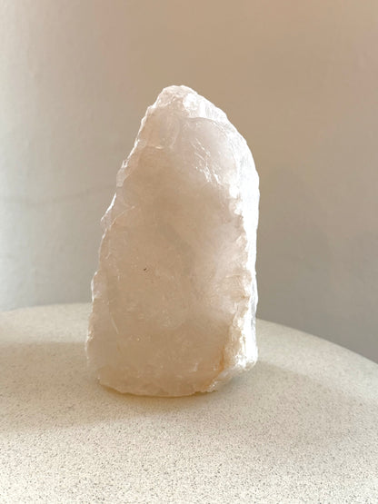 Kristalllampe aus Amethyst, Rosenquarz oder Bergkristall – natürliche Edelstein-Lampe