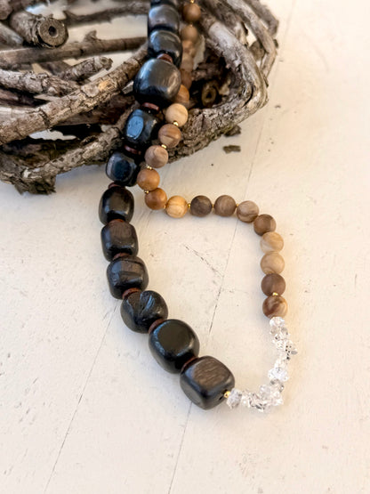 Gaia – Absolute Unikate | Kette (50 cm) & Armband (bis 19 cm) aus Herkimer Diamant, Hypersthen & Versteinertem Holz