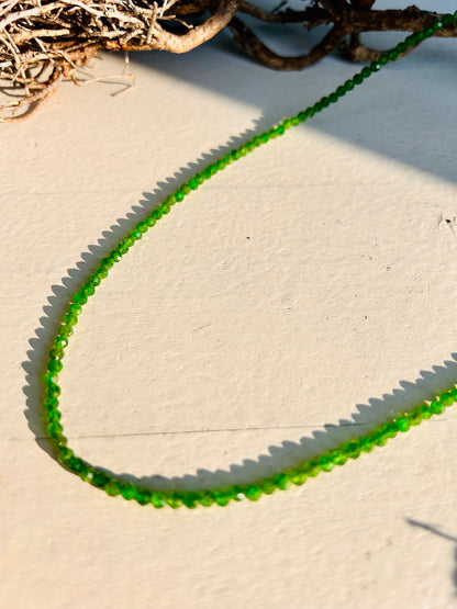 Collier en diopside chromé