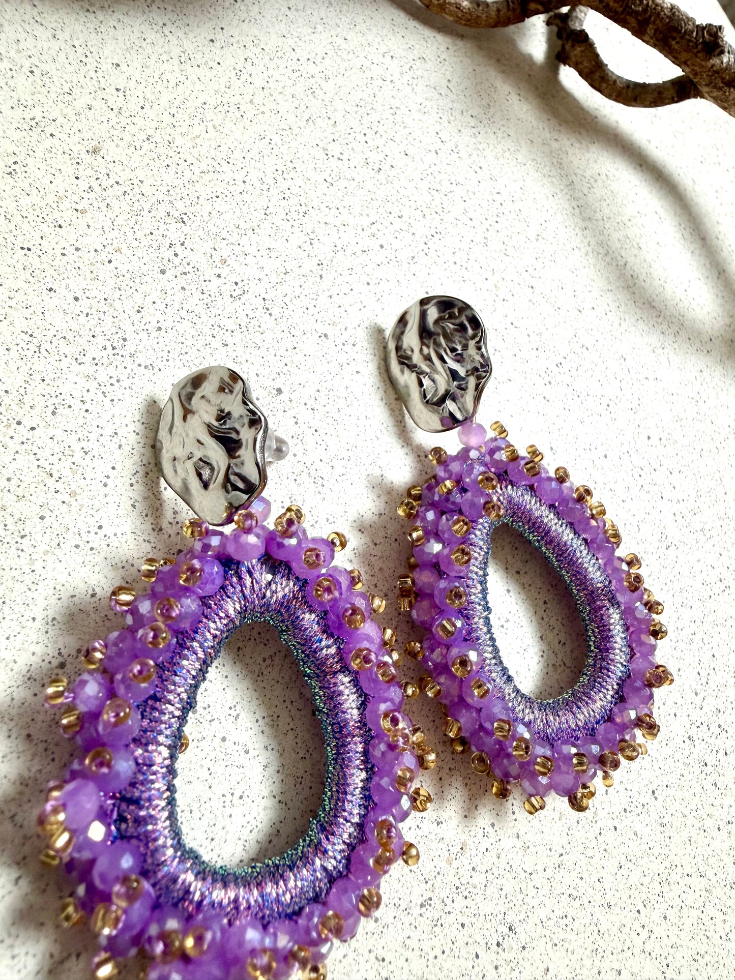 NOIRÉ – facettierte Statement-Ohrringe (Unikat)