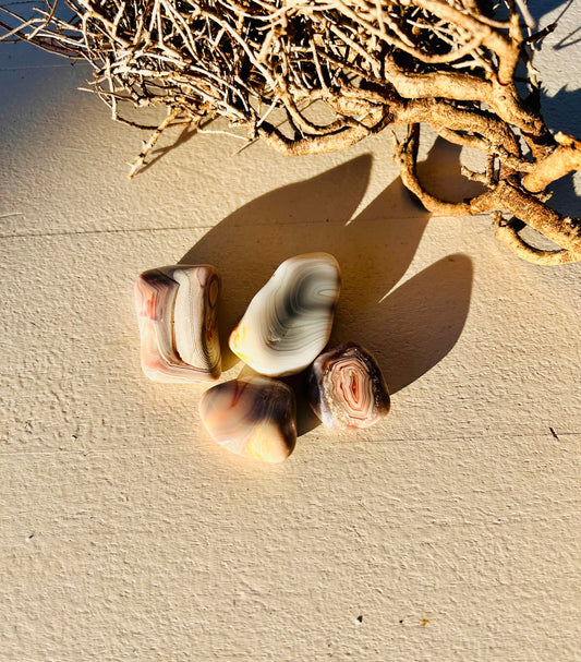 Pierre roulée en agate du Botswana