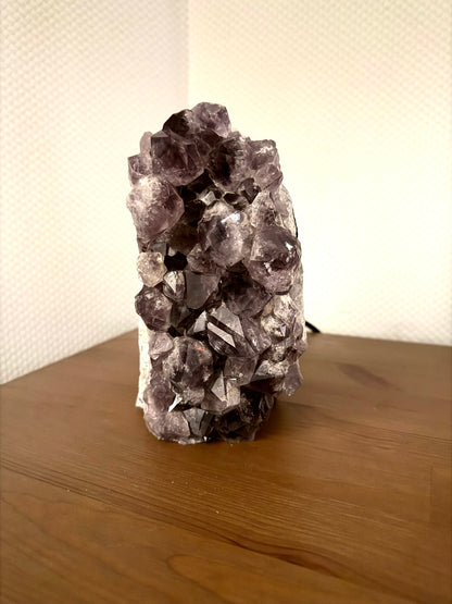 Kristalllampe aus Amethyst, Rosenquarz oder Bergkristall – natürliche Edelstein-Lampe